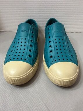 Native Slip-On Unisex Size W 7 M 5 Sneaker Style Water Beach Pool Shoes Blue